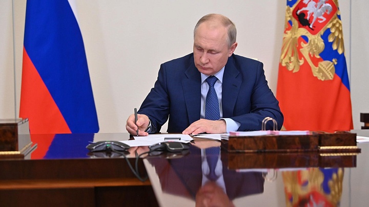 Путин дал поручения Минтрансу по мостам в Арктике