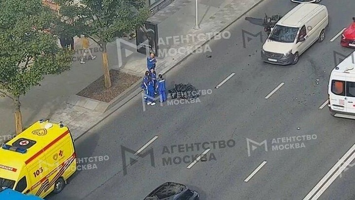 В Москве эвакуировали скорую, с которой столкнулся и погиб мотоциклист